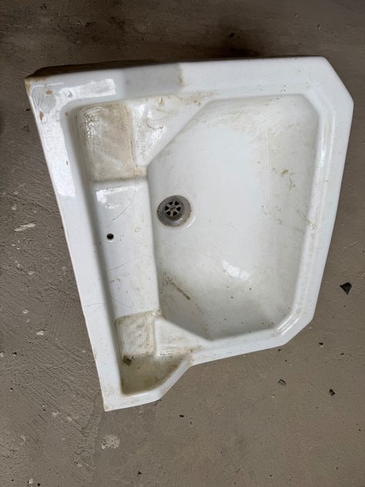 Порцеланови мивки за баня