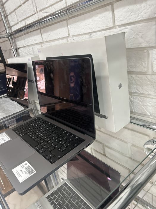 Apple Macbook pro 14-inch