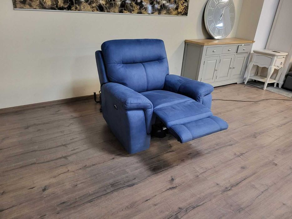 Син фотьойл от плат с електрически релаксиращ механизъм