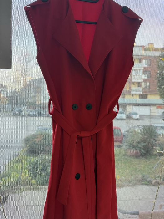 Къса рокля тип сако с двуредно закопчаване