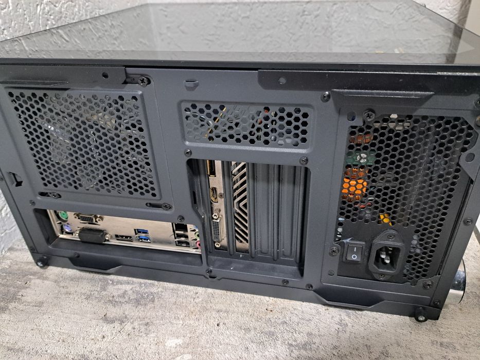 Продам игровой системный блок AEROCOOL  (идеал)