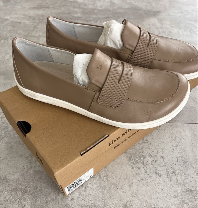 Продаю женскую обувь