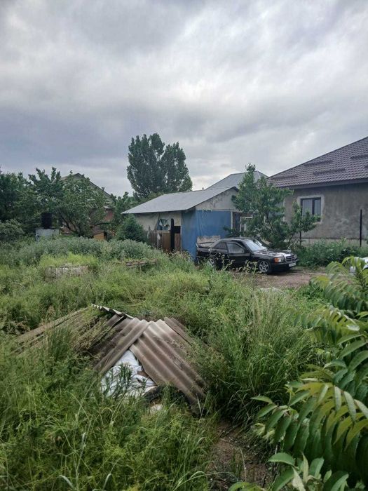 Продам участок с времянкой