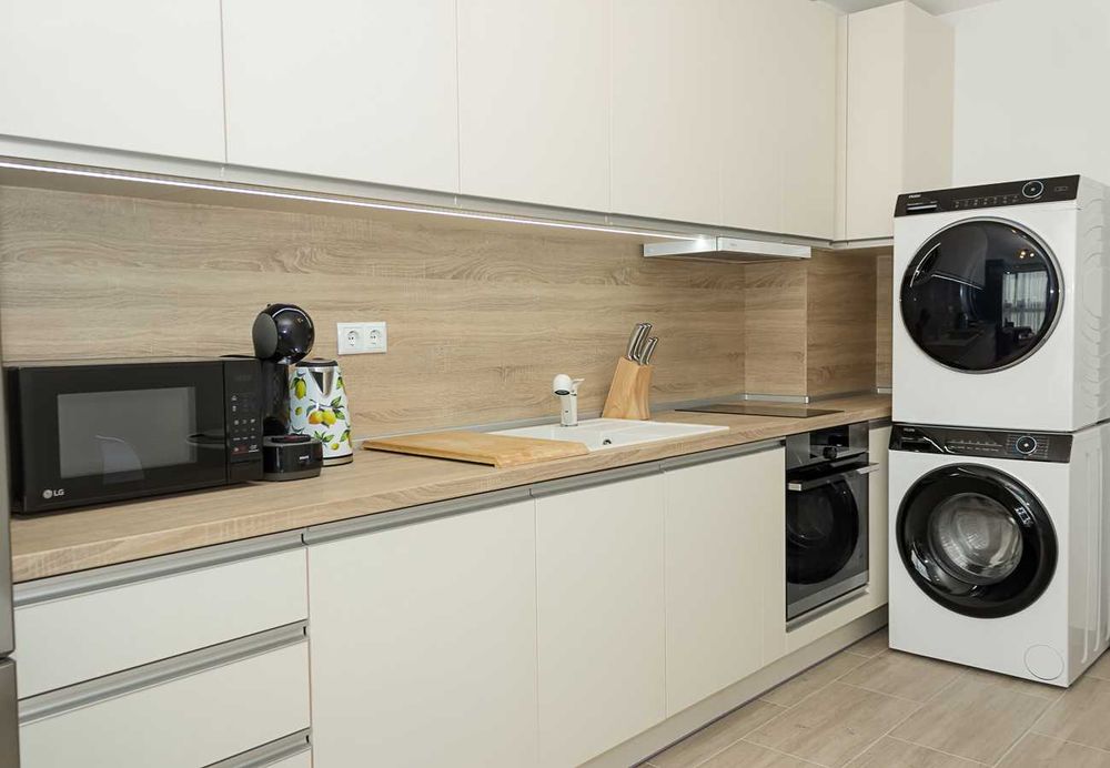 Дава се под наем Тристаен апартамент в Варна, Окръжна болница - 68 кв.м за 700 € - Снимка #3