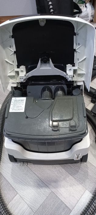 Продам пылесос 3/1 от  Bosch.