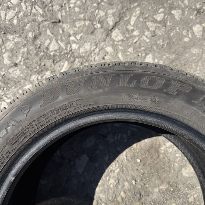 2 броя зимни гуми Dunlop 205/55 R16 Dot 4017 ном 727