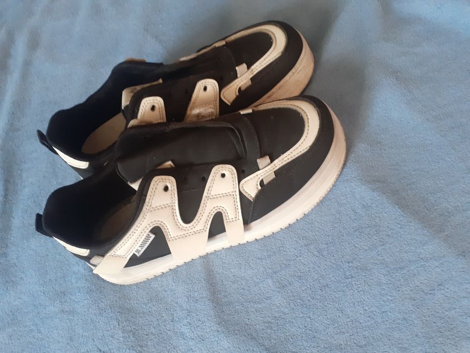 Продам кроссовки