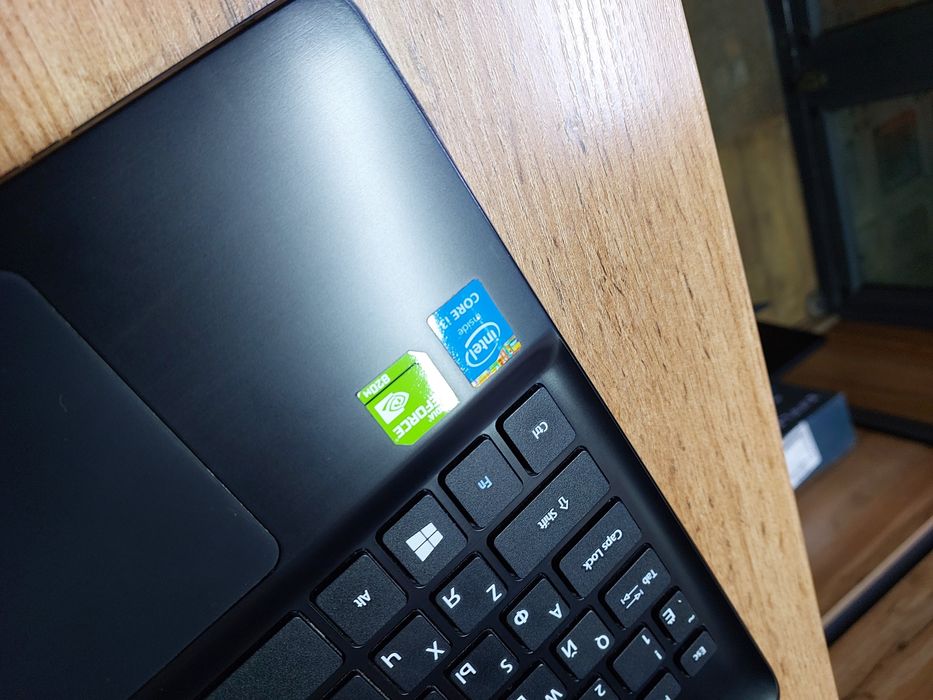 Byudjetniy noutbuk acer i3