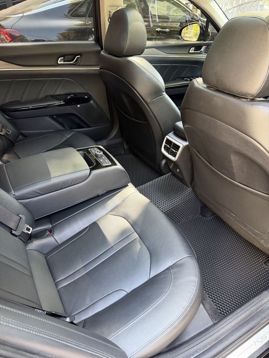 Kia K5 Premium 8 Чи Позится