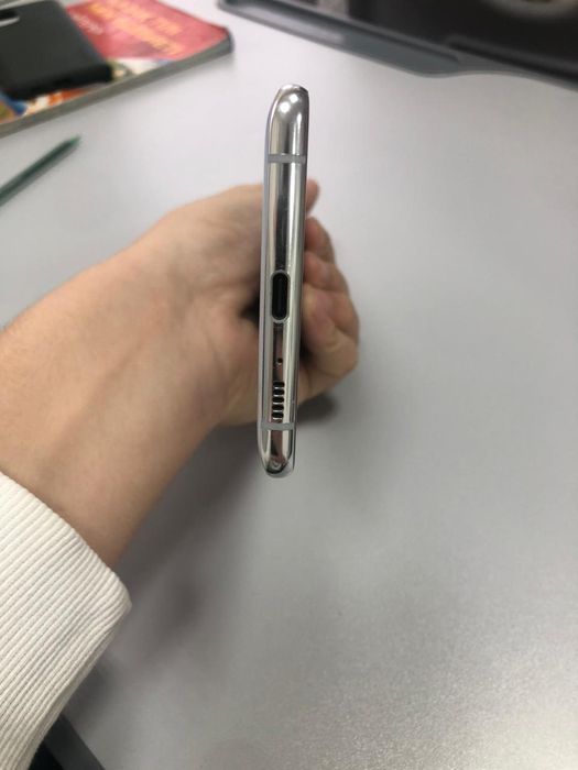 ПРОДАМ Samsung S10lite