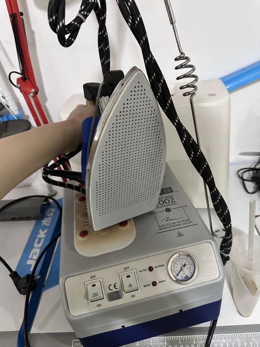 Промышленный утюг с парогенератором