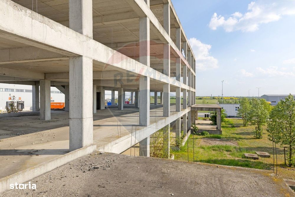 Teren cu construcție de beton, de vânzare, 3754 mp – zona Aradul Nou