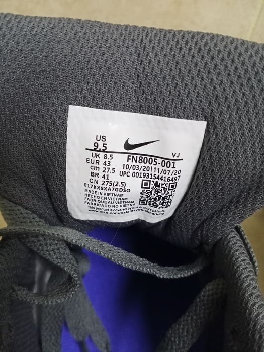 NIKE кросовки.новые