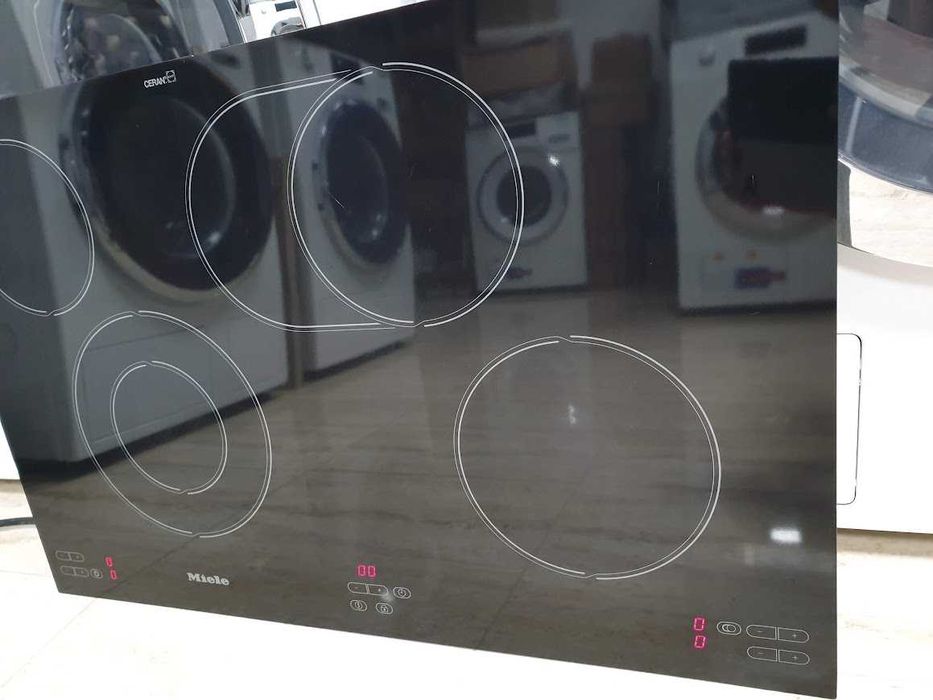 Miele KM552 - Керамичен Плот Котлони 4 зони за Вграждане Миеле