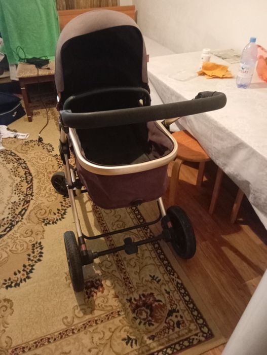 Продам коляску всесезонную.