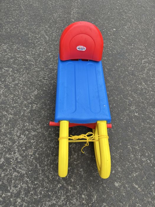 Sanie plastic pentru bebelusi cu spatar și fară spătar , și din lemn .