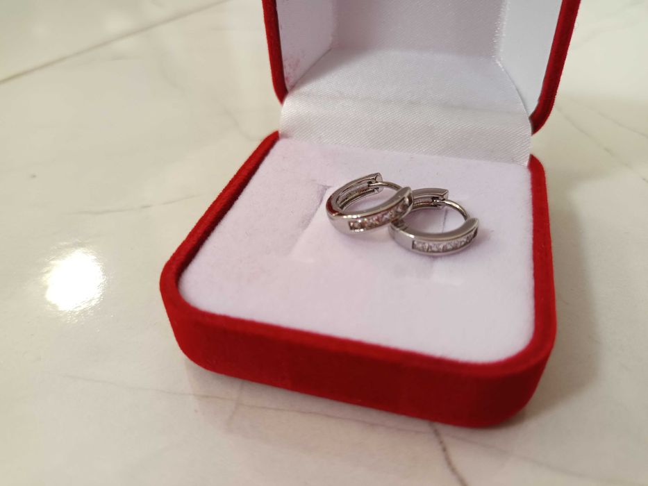 Сребърни обеци, обици с камъни