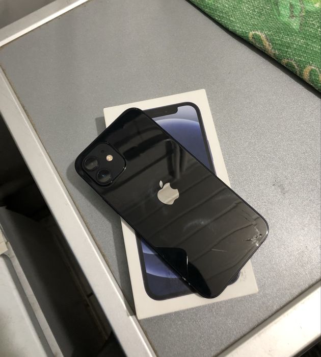 Продам айфон 12 64 гб