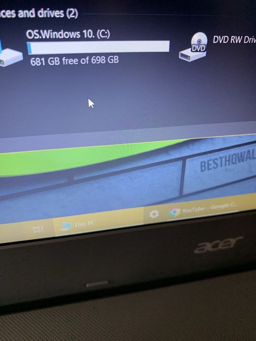 Laptop Acer Slim Display 15,6 led,700gb m,4gb ram cu incatcator