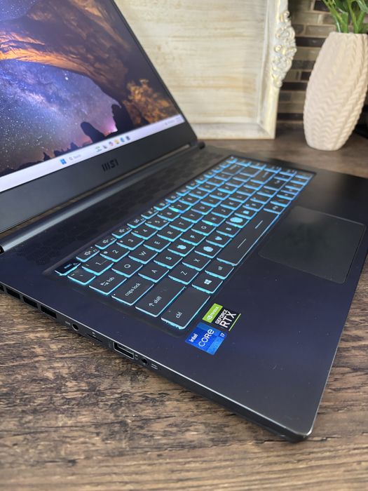 Laptop Msi Gaming• Procesor i7-11375H• RTX 3060• 144Hz