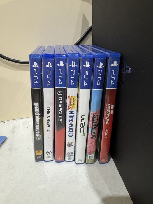 Playstation 4 PRO 1TB + 7 Игри