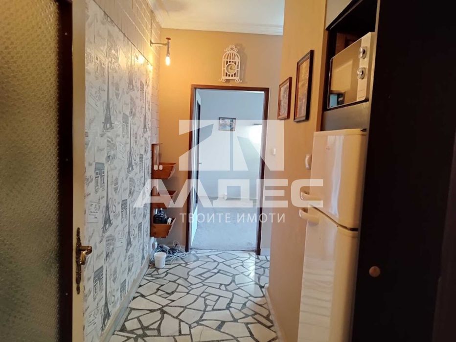 Продава се обзаведен, преустроен 2-стаен ап. в Разсадника!