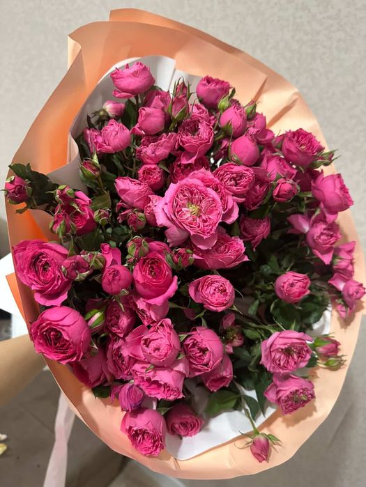 Цветы сегодня утром подарили