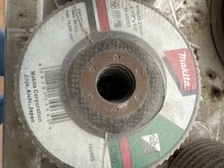 Лепестковый шлифовальный диск