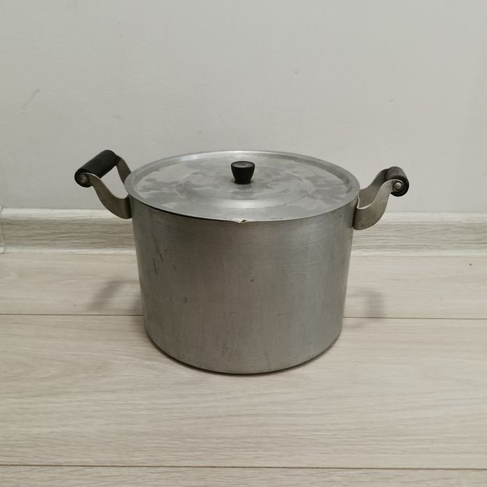 Кастрюля алюминиевая