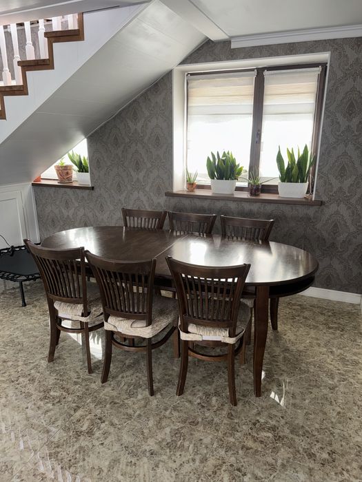 Сервант комод стол со стульями