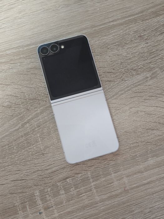 Samsung Galaxy Z Flip7 FE с Гаранция