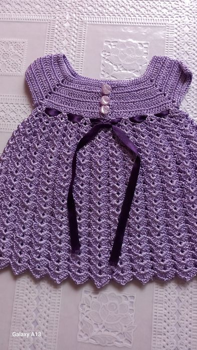 Предлагам красиви нови ръчноплетени детски и бебешки дрешки