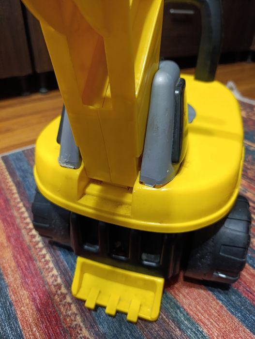 Экскаватор-толокар