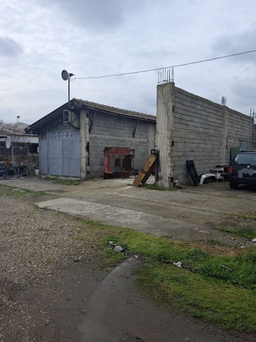 База индустриален имот