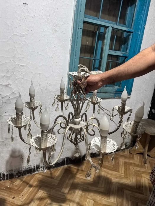 Продам люстру срочно