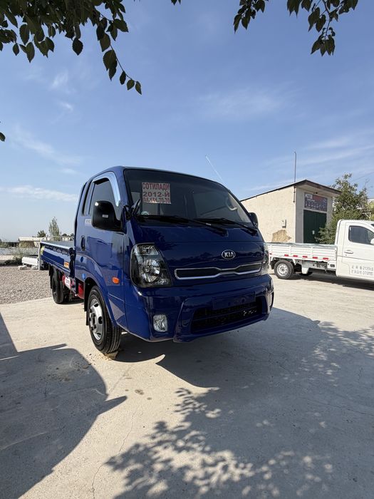 sotiladi kia bongo 1.2 ton  2012 yil