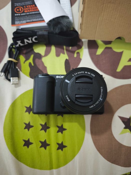 Sony - ZV-E10 + обектив E PZ 16-50mm f/3.5-5.6 OSS нов неизползван