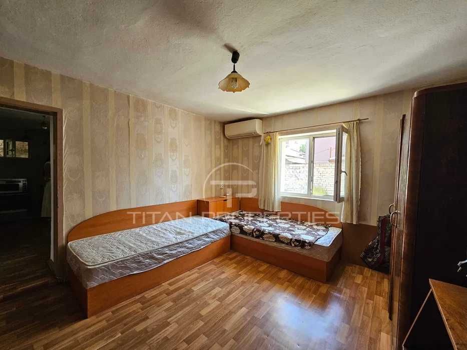 Продава се Етаж от къща в Пловдив, Прослав - 80 кв.м за 1300 €/кв.м - Снимка #1