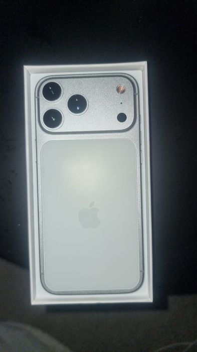 IPHONE 17 pro max