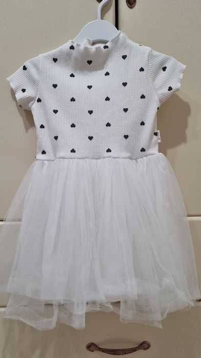 Красивое белое платье для девочки 2–4 лет