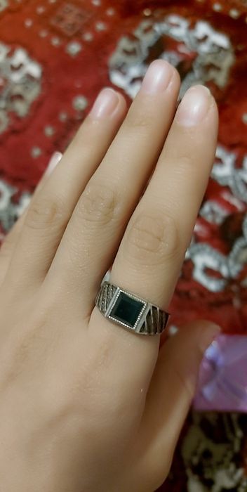 Erkaklar uchun kumush uzuk