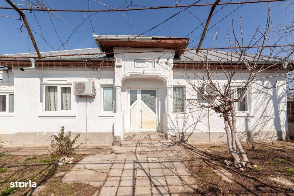 Casa parter + 3.055 mp teren in Costesti