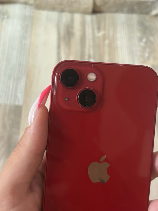 Продавам   Iphone 13