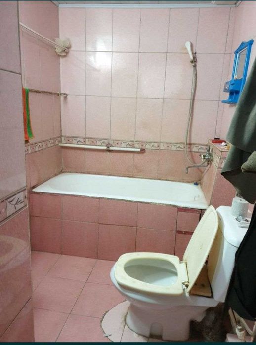 Продам дом в Центре Навои Срочно