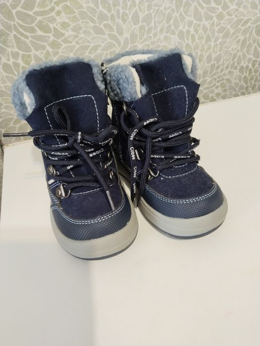 Продам сапожки демисезонные