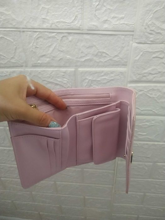 Дамски портмонета