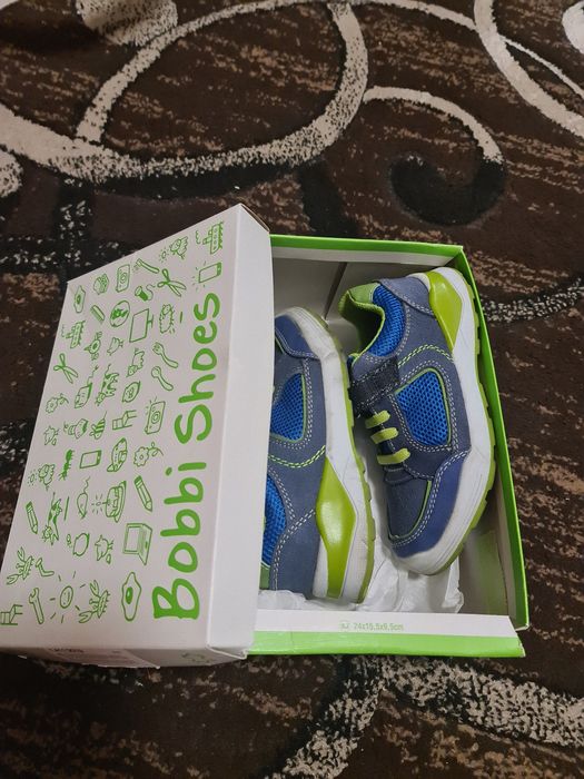 Adidasi foarte comozi din piele mărimea 29