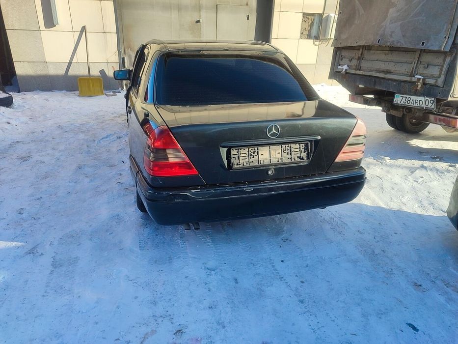 Задний крыло мерседес W202