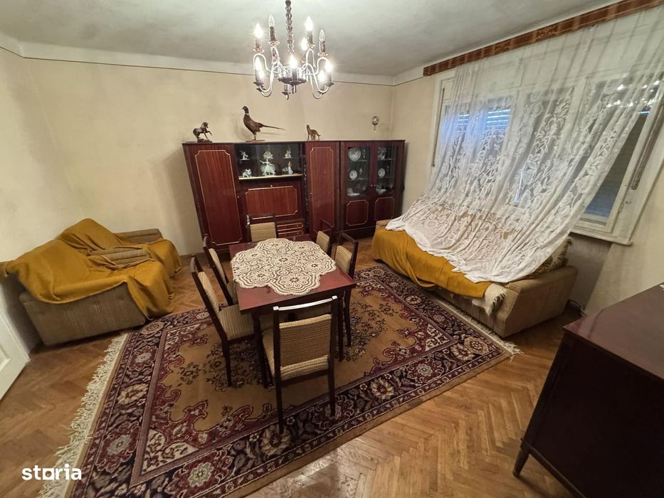 Apartament in asociatie 3 camere + garaj , zona Piata Mica