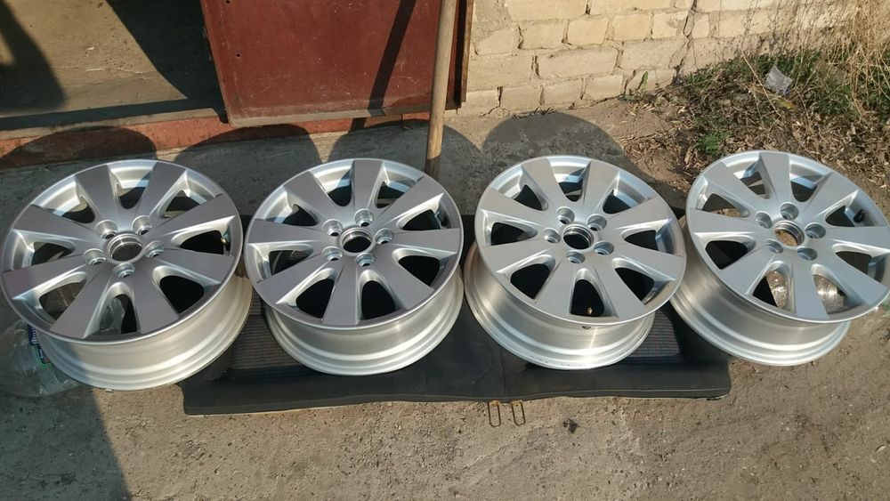 Продам  НОВЫЕ оригинальные диск TOYOTA CAMRI 40,45